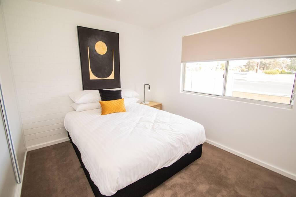 Appartamento Willow Court Unit 1 Broken Hill Esterno foto